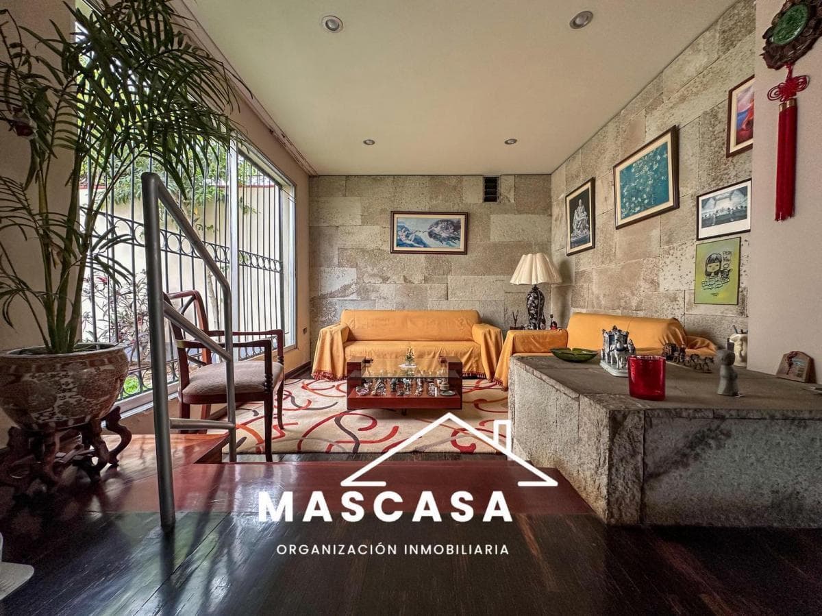 VENDO HERMOSA CASA EN SAN BORJA AMPLIOS AMBIENTES UBICACION ESTRATEGICA - 1