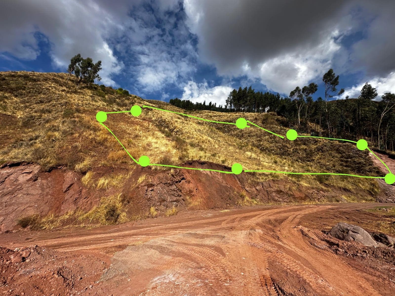 TERRENO AGRICOLA A 15 DOLARES EL M2 EN HUAMPAR ENTRADA A CUSCO-POROY - 1