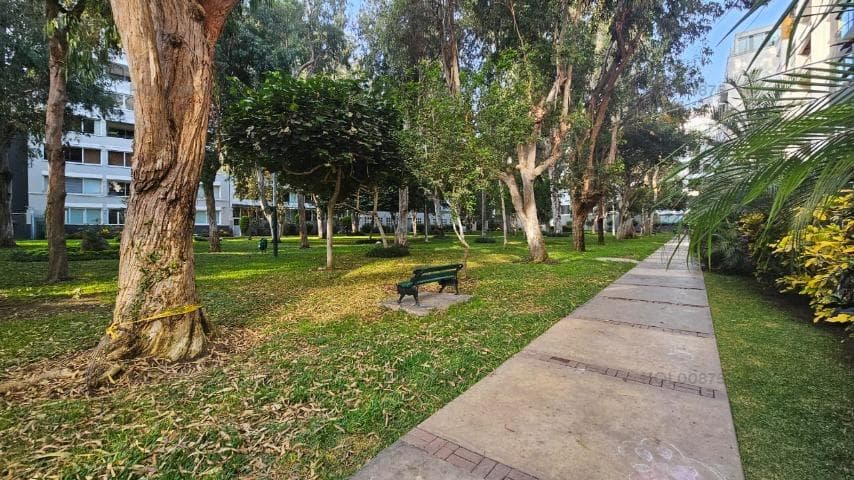 Vendo Lindo Departamento Duplex en Avenida Angamos Oeste N 1, Piso 7, Urb. Santa Cruz, San Isidro. - 1