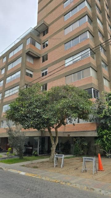 Vendo Linda Oficina Flat en Calle Cura Bejar N 1,Piso 1, San Isidro. - 1