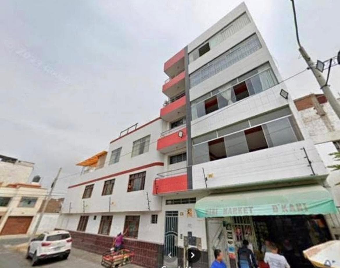 CASA EN VENTA EN LA QUINTANAS, TRUJILLO - 1