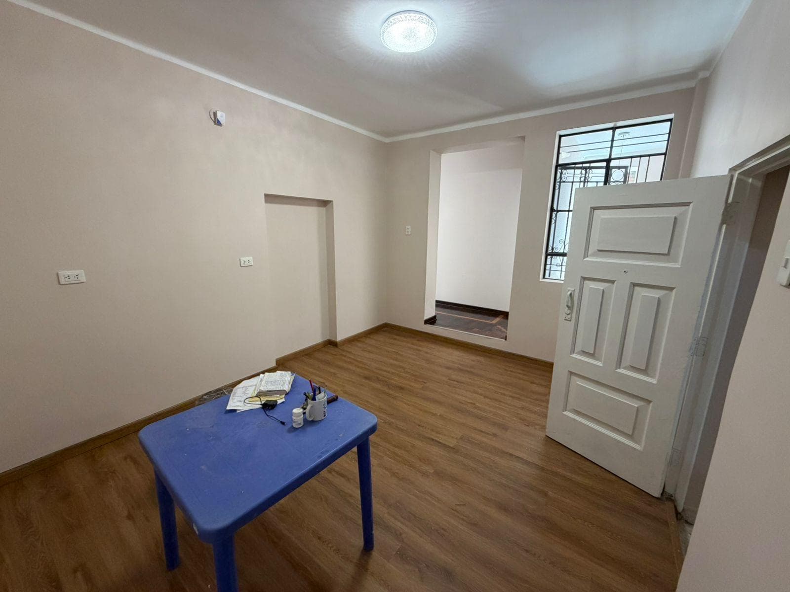 ALQUILO DEPARTAMENTO DE 2 DORMITORIOS CON PATIO LAVANDERIA - 1