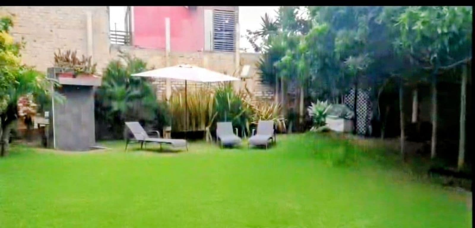 Casa de Playa en Pulpos, moderna 392 metros en venta - 1