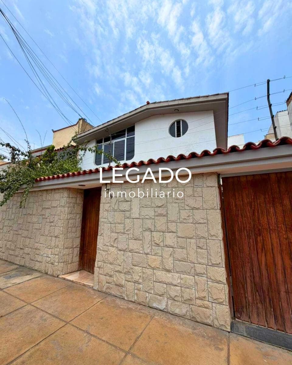 VENTA DE AMPLIA CASA EN SAN BORJA - 1