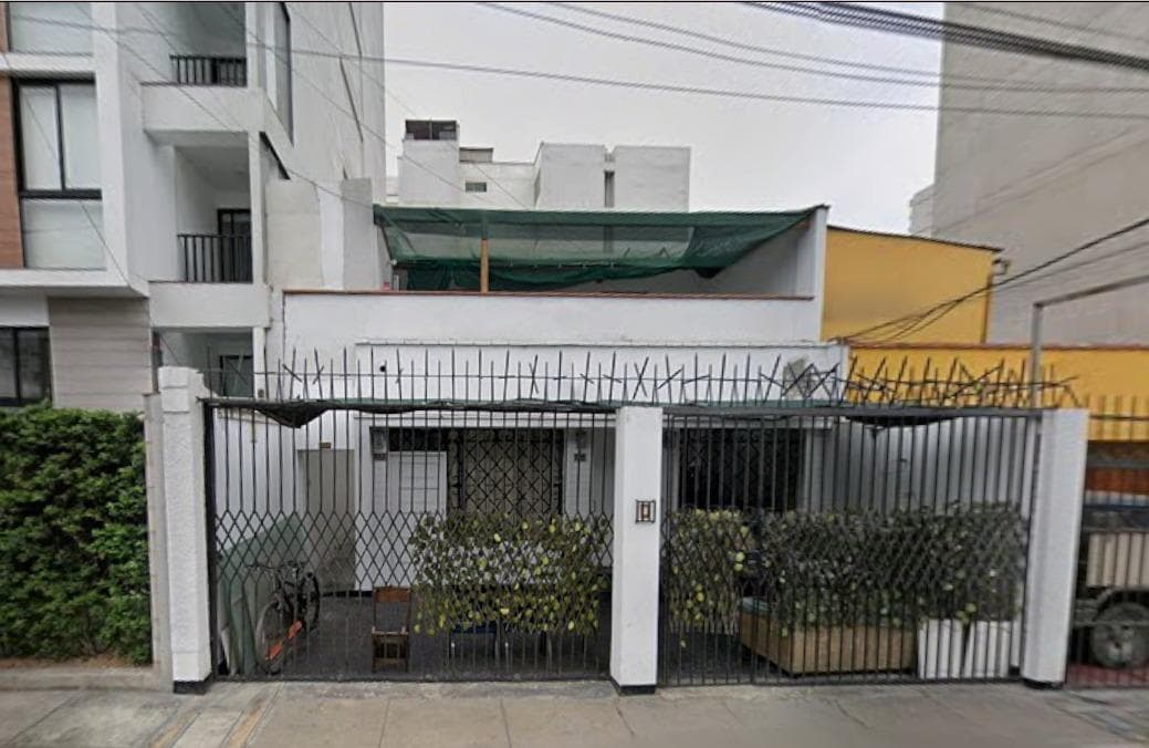 Casa como Terreno Miraflores - Pardo /Santa Cruz - 1