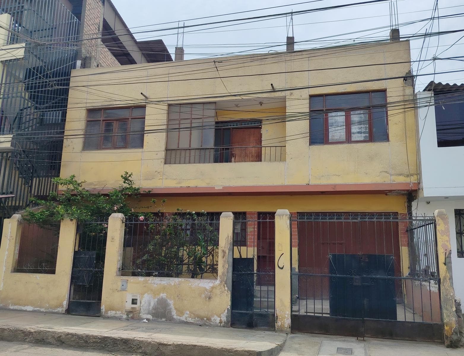 Gran Oportunidad: Casa En Venta Ideal Como Terreno Para Nuevo Proyecto - 1