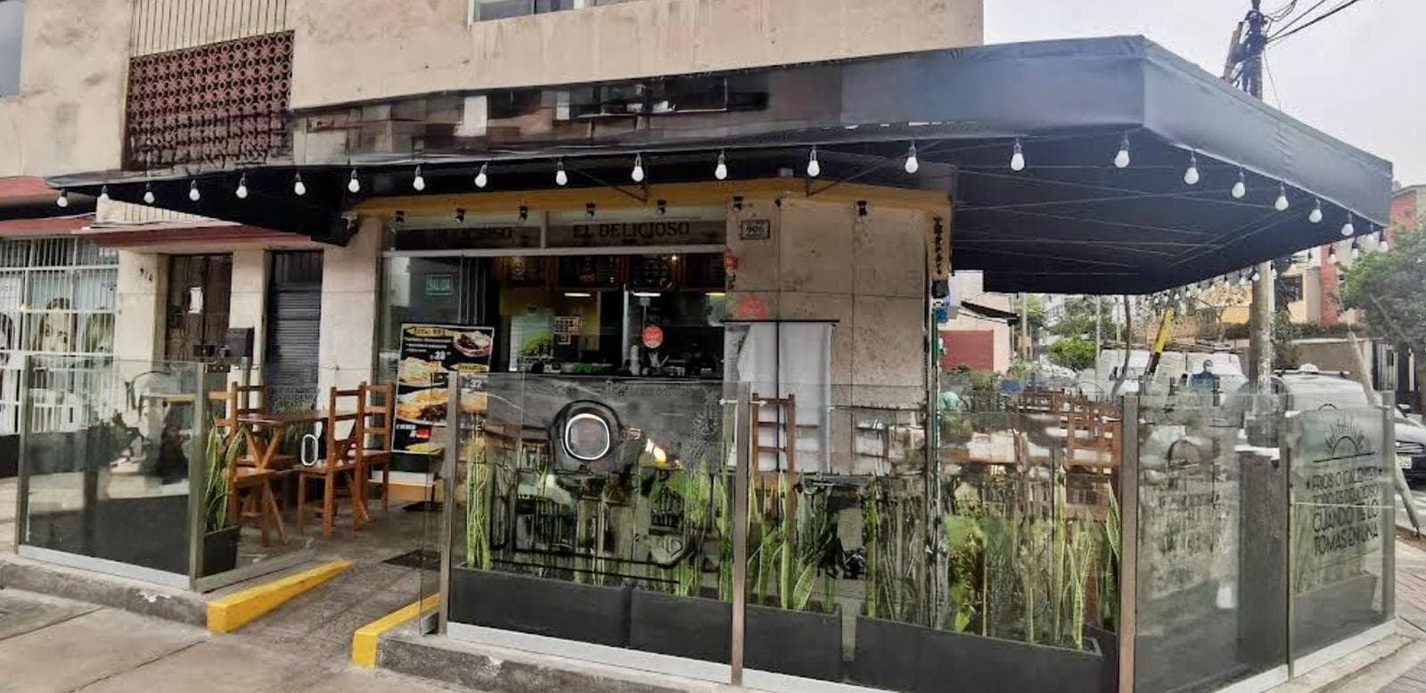 ALQUILO LOCAL COMERCIAL 86M2 ESQUINA MIRAFLORES - 1