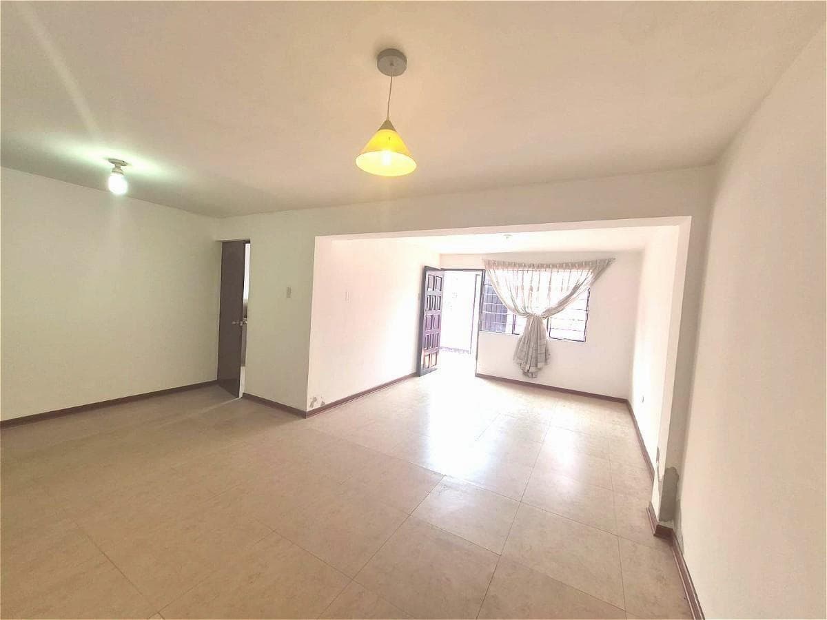 Casa en Venta en Urb. San Felipe Comas frente a parque - 1