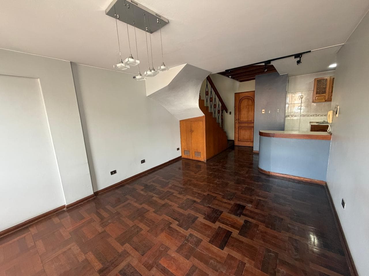 Alquiler dúplex de 1 dormitorio con cochera en Surco - 1