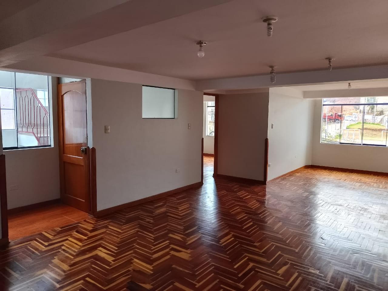 EN VENTA EDIFICIO CON DEPARTAMENTOS EN URB RAMIRO PRIALE - 1