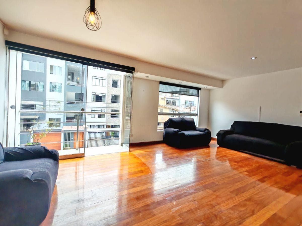 Venta Duplex 133 m², 3 Hab, cuarto servicio, cochera, depósito, Urb. Higuereta-Surco - 1