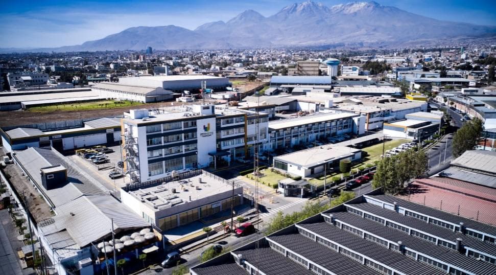 Oficina empresarial a 10 min de la Ciudad de Arequipa - 1