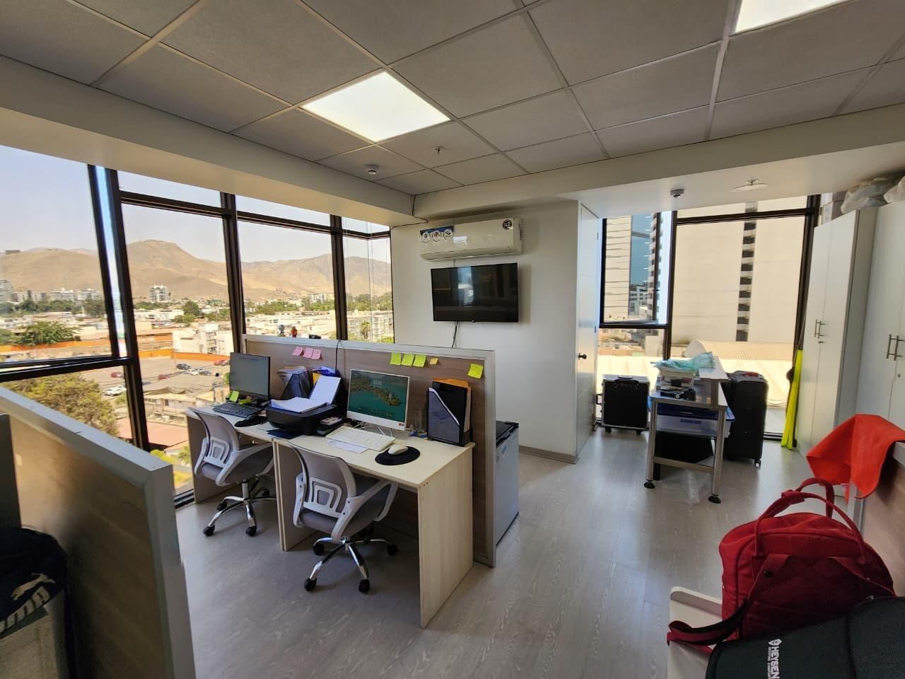 Vendo oficina en edificio Time Santiago de Surco - 1