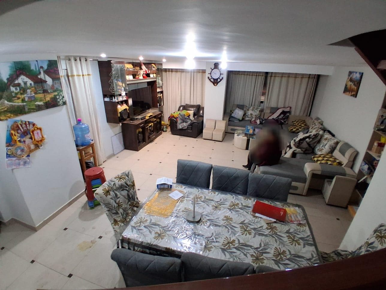 EN VENTA DEPARTAMETO TRIPLEX CON COCHERA EN URB. LA PLANICIE FRENTE A LARAPA - 1