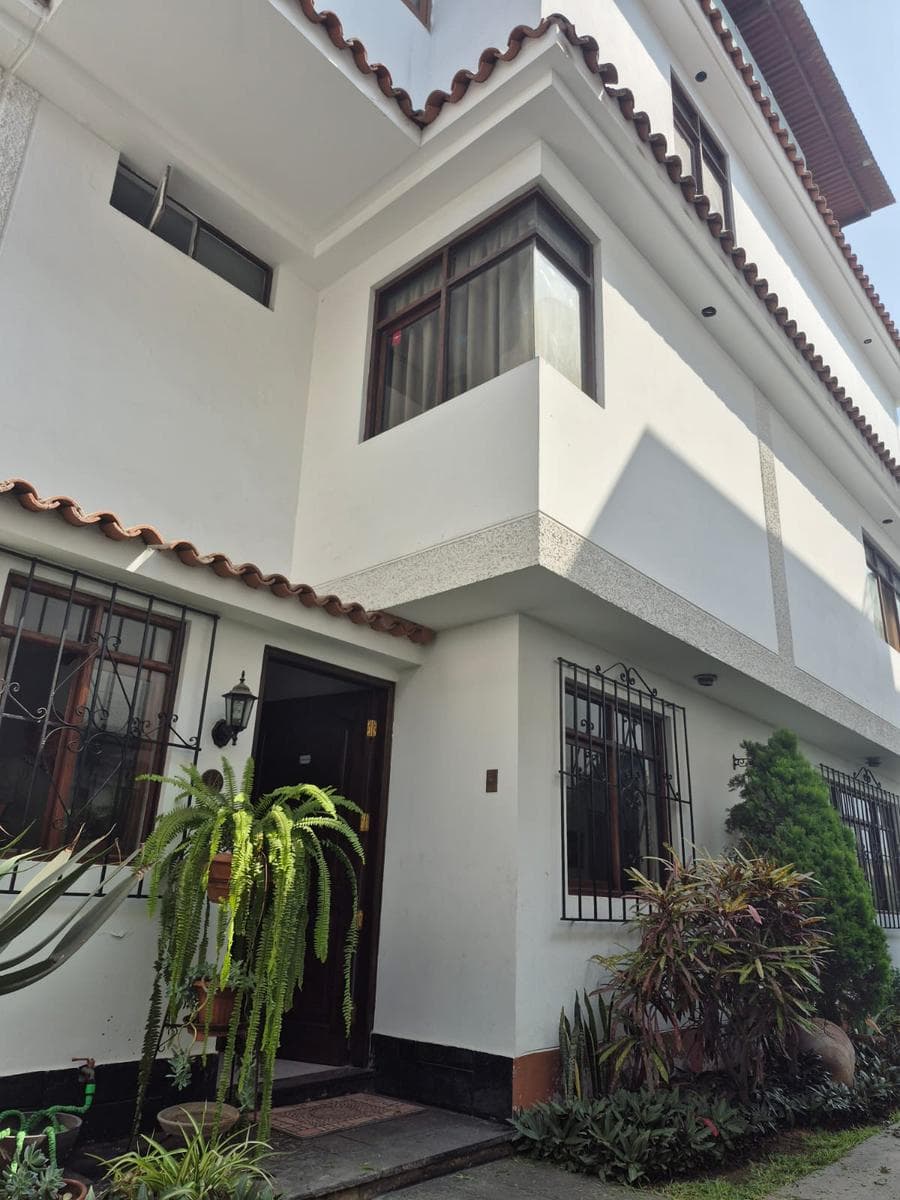 Vendo Linda Casa en Condominio en Jiron Buen Retiro 1, Urbanizacion Fundo Monterrico Chico, Surco - 1