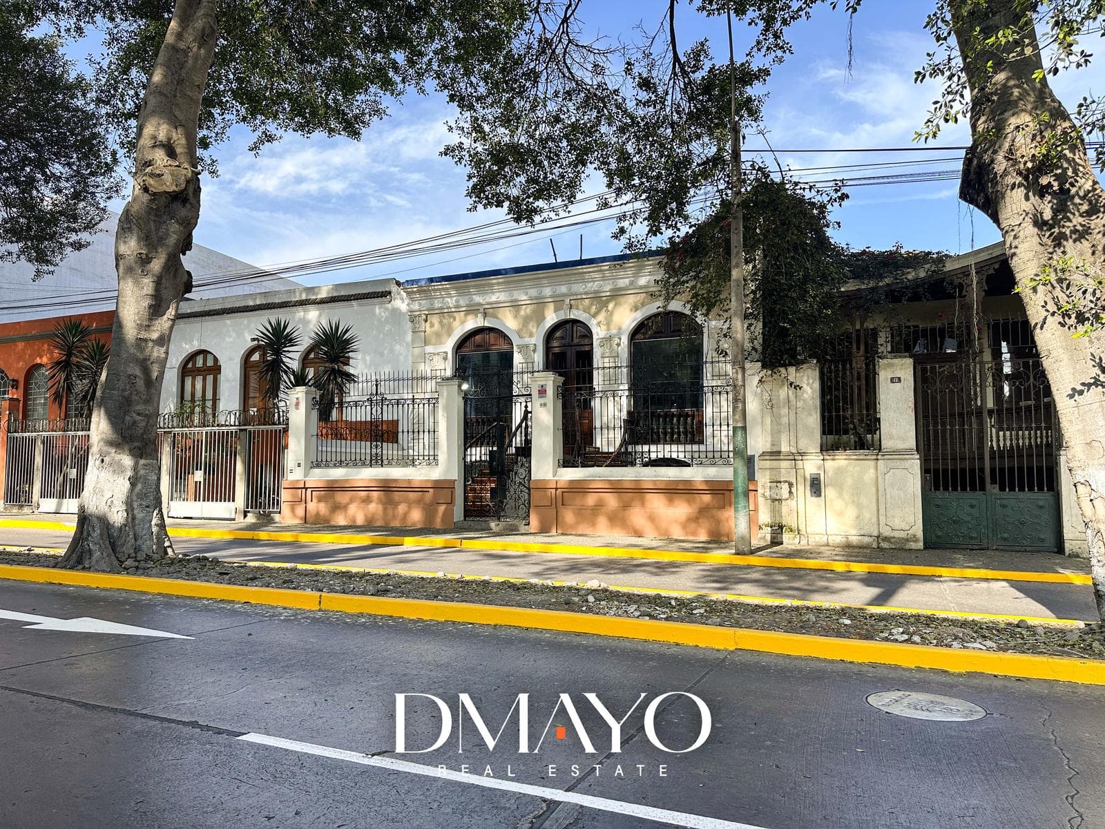 Local Comercial de 636 m2, Av. Pedro de Osma Barranco con Licencia para Bar y restobar - 1