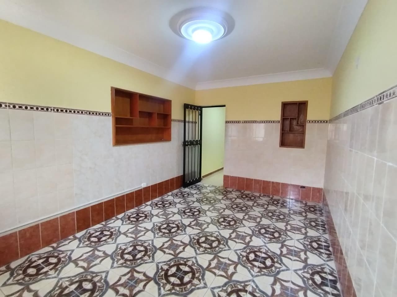 SE ALQUILA LOCAL COMERCIAL EN CALLE SALINAR PUEBLO LIBRE - 1