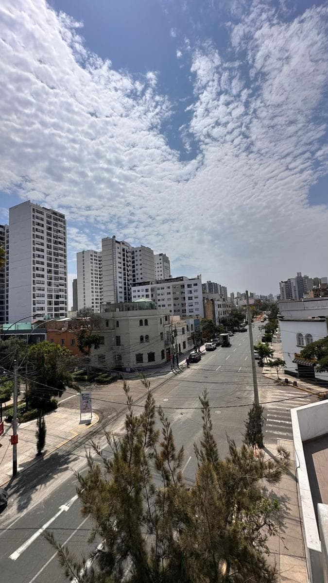 Vendo 2 pisos + aires con alto potencial de inversión - 1