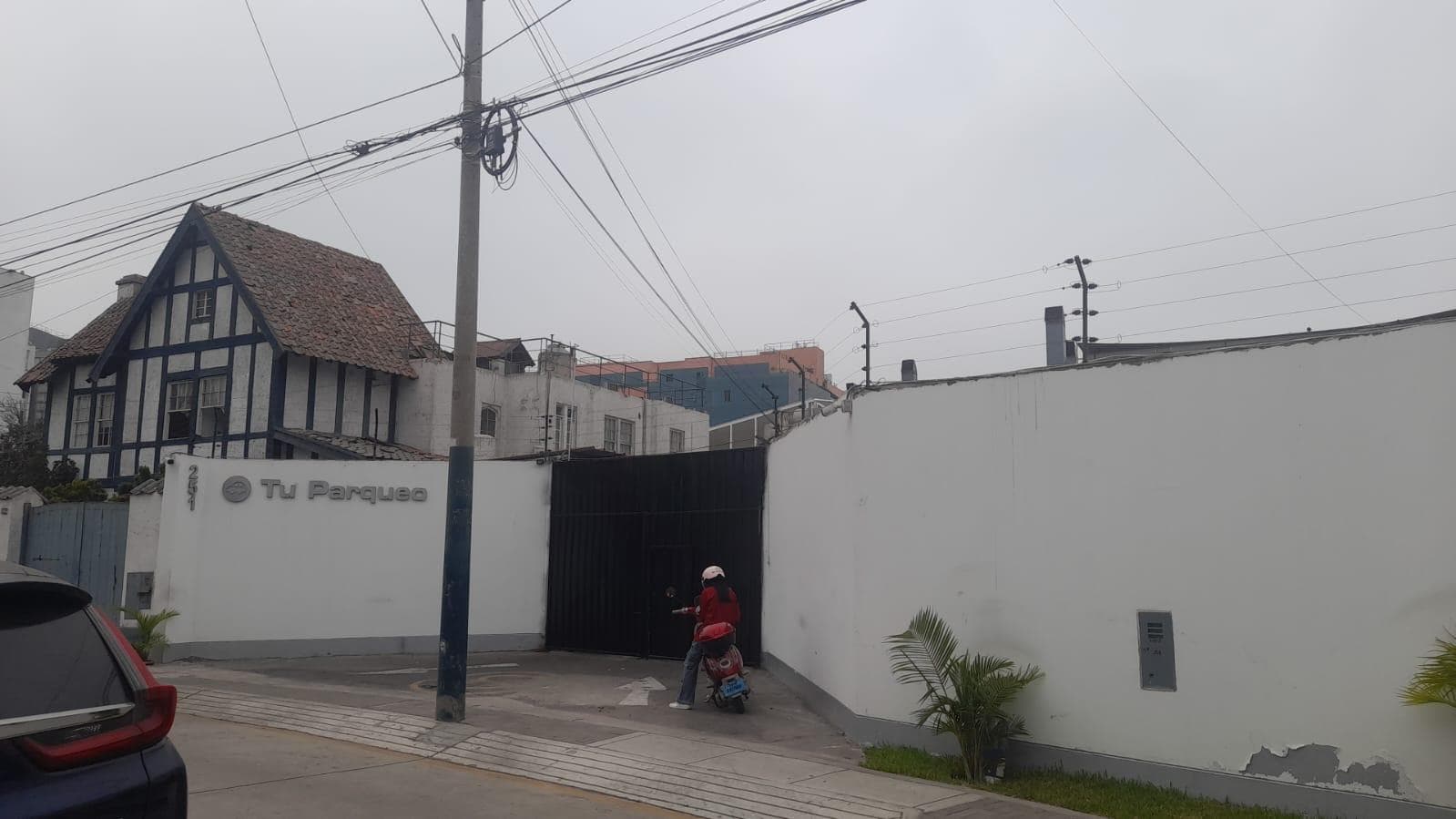 ALQUILER DE PLAYA DE ESTACIONAMIENTO Y CAR WASH, 800M2, SAN ISIDRO - 1
