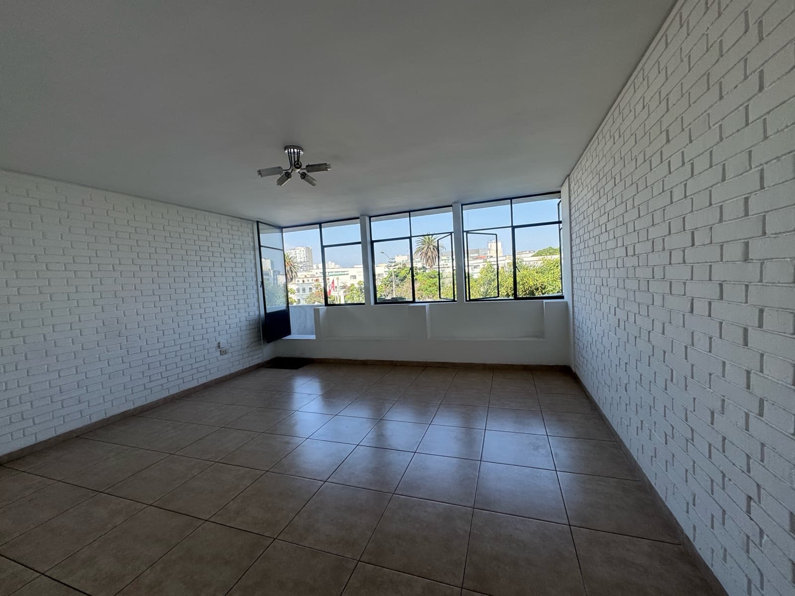 Oficina en Alquiler de 79m2 Pueblo Libre - 1