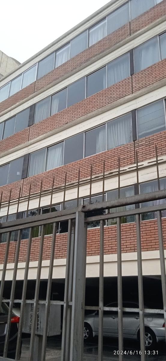 Departamento Remodelado 90m2, 2 dorm, 1 cochera, San isidro - 1
