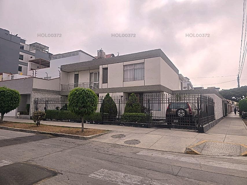 Vendo Casa Como Terreno en Calle Joaquín Valverde N 5XX, San Borja - 1