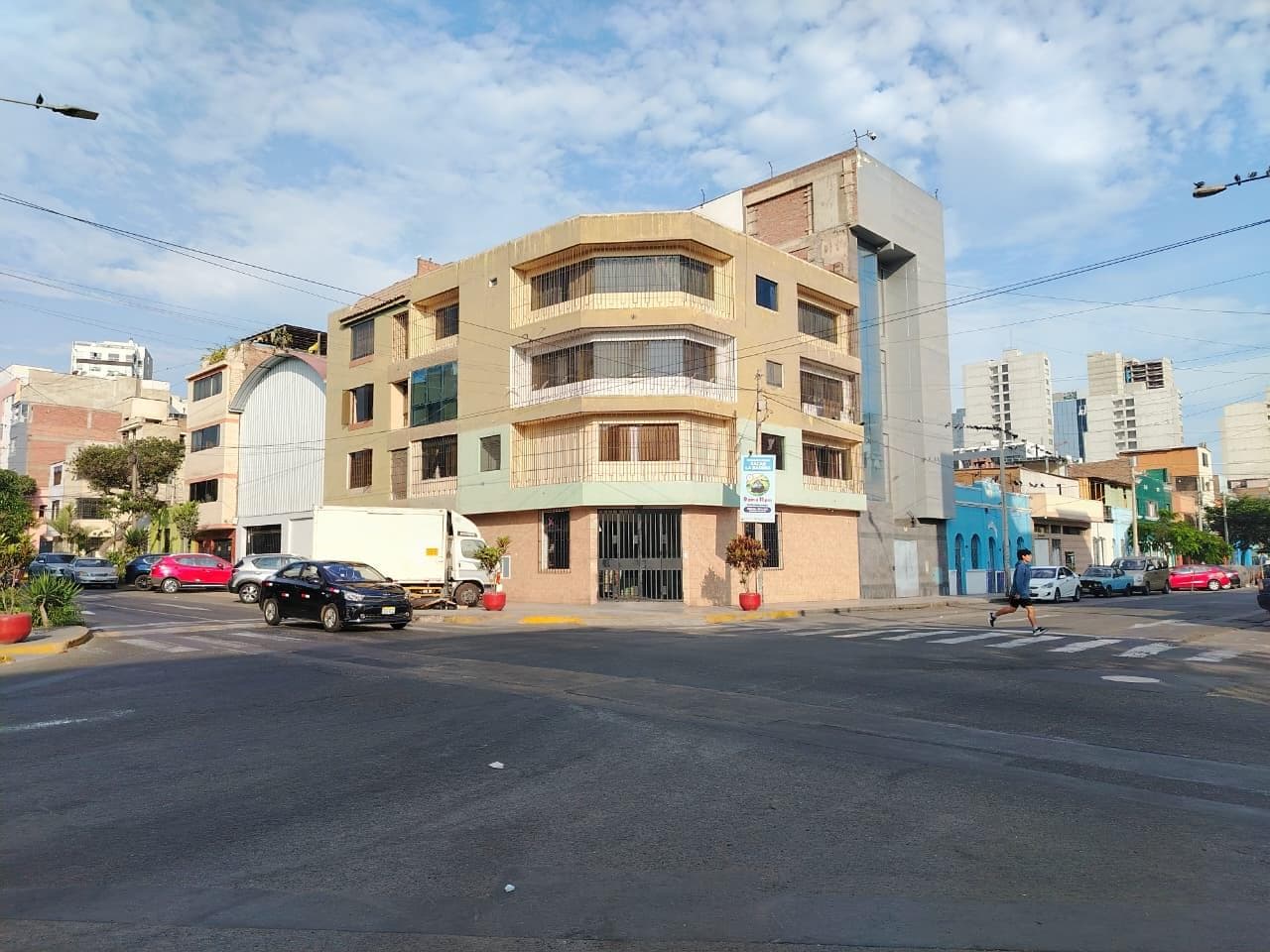 SE VENDE DEPARTAMENTO EN LINCE 3ER PISO - 1