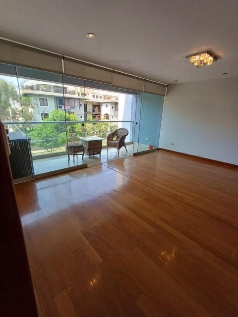 Vendo Bello Departamento en Jirón Monte Real N 1XX, Piso 3, Urb. Chacarilla, Surco - 1