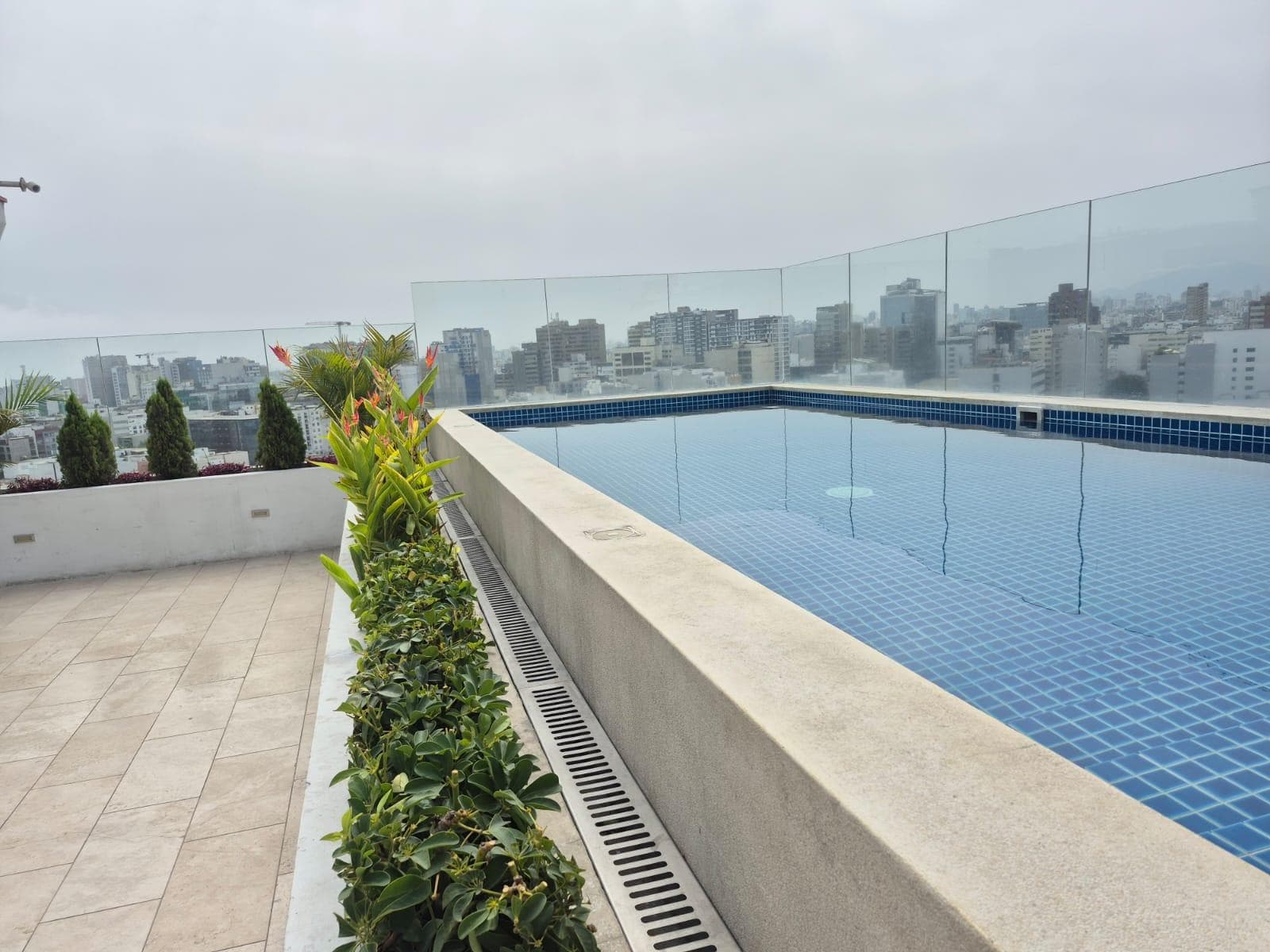 Vendo Lindo Departamento Casi Nuevo en Calle Bajada Balta 1, Piso 13, Miraflores (Frente WONG Balta) - 1