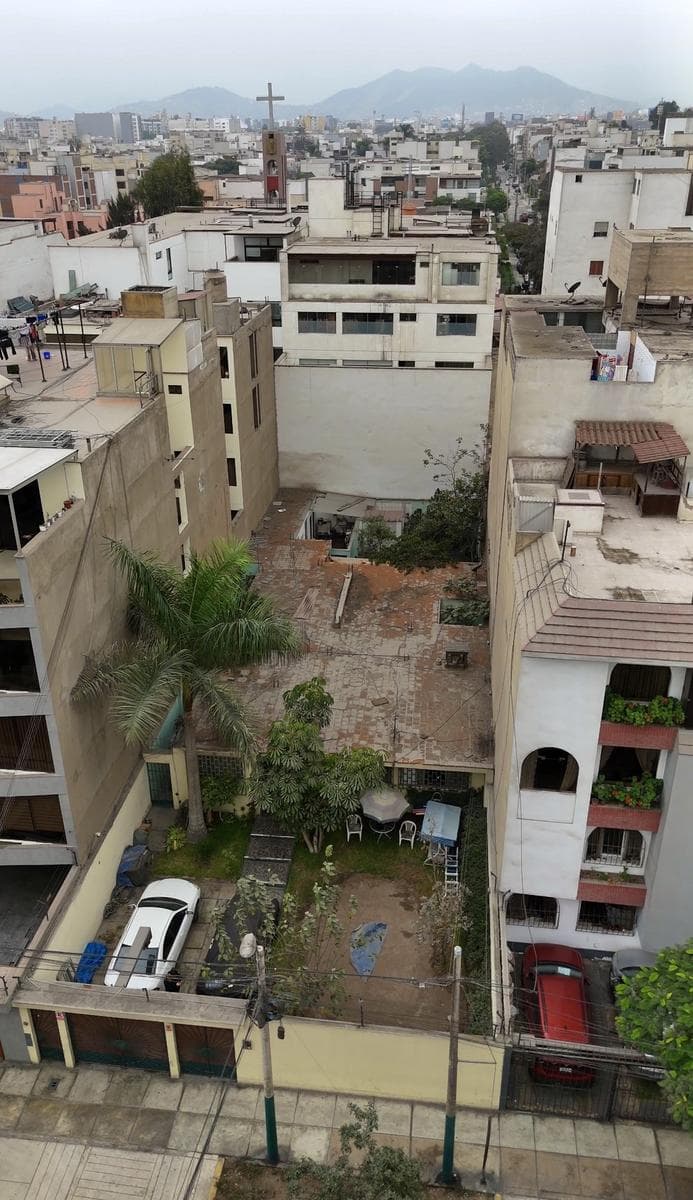 Casa en Venta de 456 m² en San Borja Norte – A 1 Cuadra del Pentagonito | Parámetros para 8 Pisos. - 1