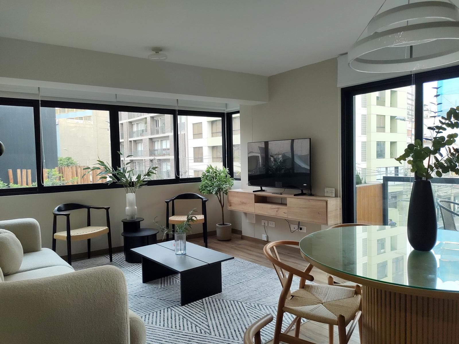 Alquilo Lindo Departamento de estreno en Calle San Martín - 1