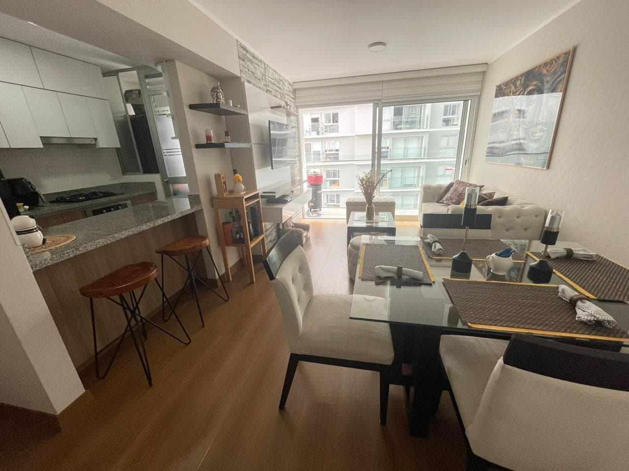Se Vende Departamento 3 dormitorios + cochera 82m2 - 1