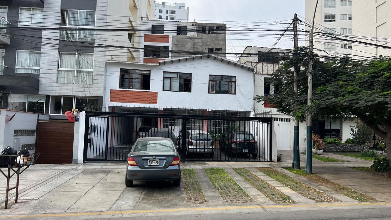 Vive Frente a Parque | 91 m² | 3 Dormitorios | Primer Piso | Pueblo Libre - 1