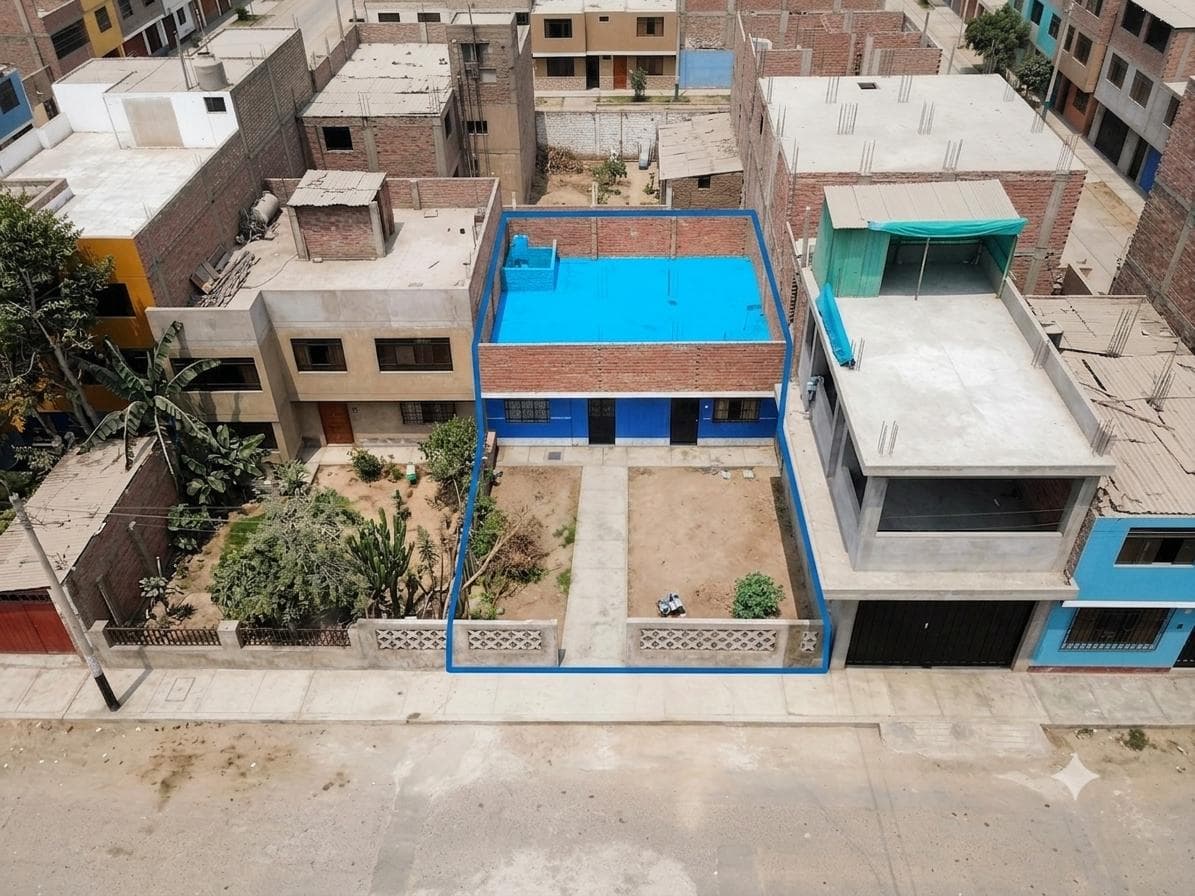 Se vende casa como terreno cerca a Av. Tupac - 1