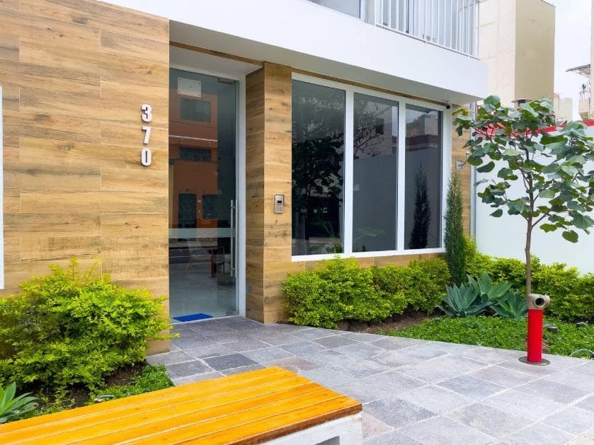 Venta de Departamento en Miraflores - Amoblado Piscina GYM - 1