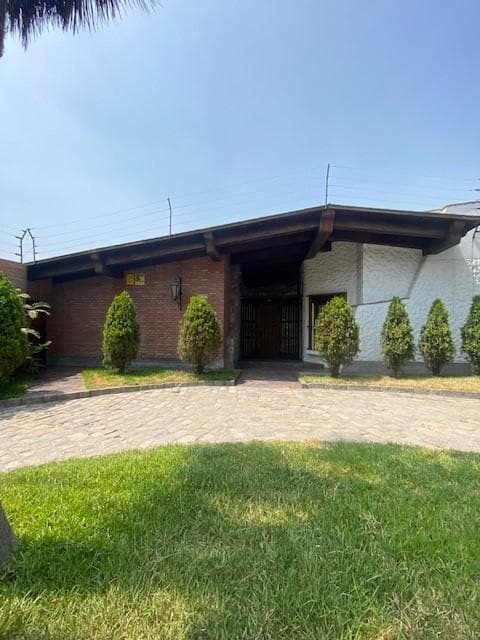 SE VENDE CASA DE ENSUEÑO EN LA MOLINA - 1