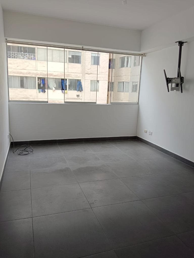 Vendo Departamento en Lima Cercado Cochera y Deposito - 1