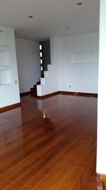 Vendo Linda Casa Flat en Calle Monte Blanco N 3XX, Urb. Rinconada Alta, La Molina - 1