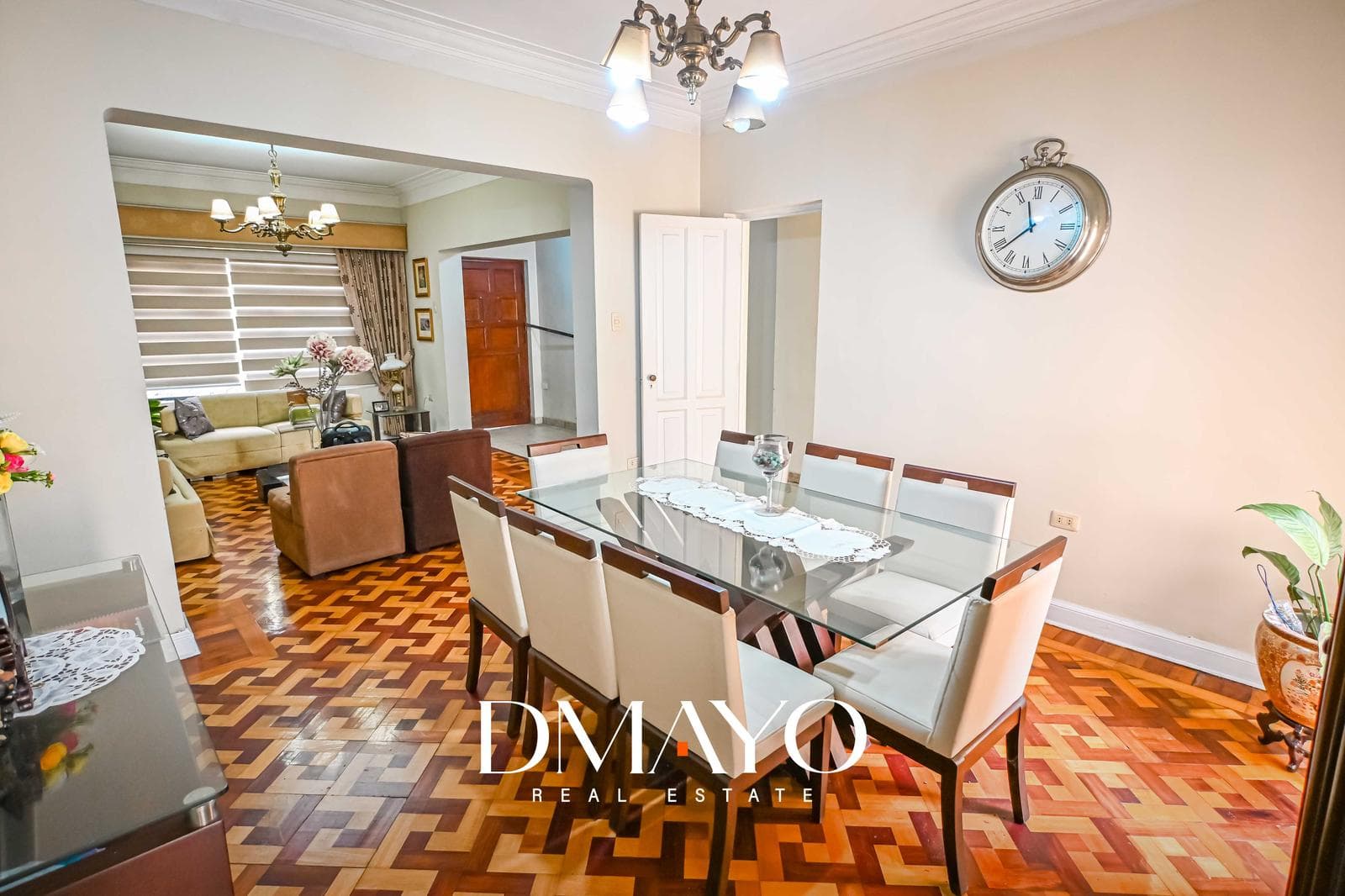 CASA EN VENTA EN SAN ISIDRO – 243 m² DE CONFORT Y UBICACION PRIVILEGIADA - 1