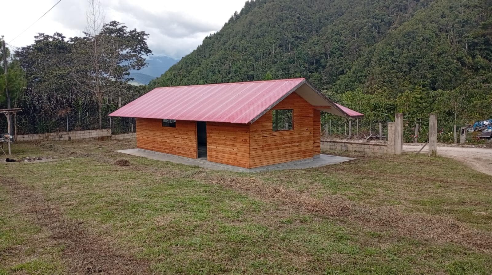 Terreno En Venta En Oxapampa, Huancabamba: 673 M² Con Cabaña En Valle San Jorge - 1