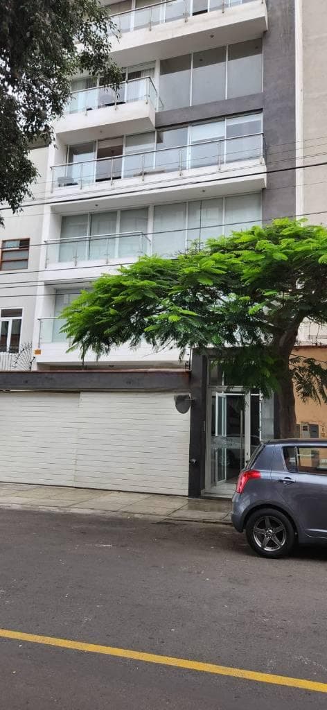 Vendo lindo duplex con terraza en excelente zona de Miraflores - 1