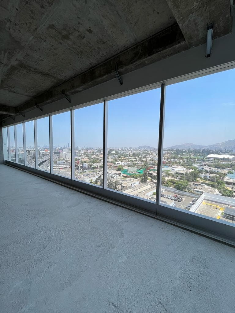 Vendo Linda Oficina en Patio Panorama Av Circunvalacion Golf Los Incas, Surco (X JavierPrado) - 1